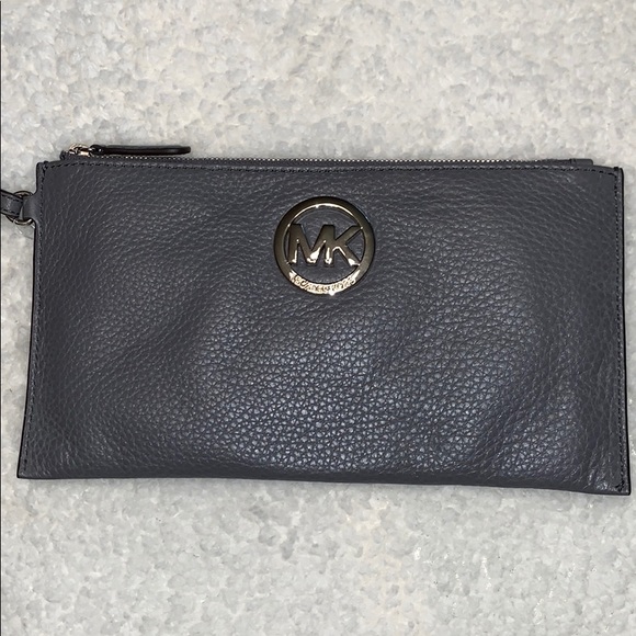 NWT Michael Kors Heather Gray Leather Wristlet - Picture 2 of 7